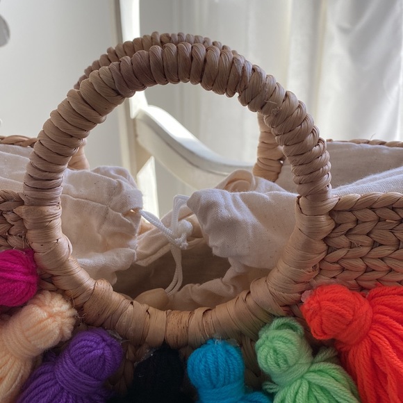 Sale! New Handmade straw bag with colorful tassels! Discounted price! - Picture 6 of 6